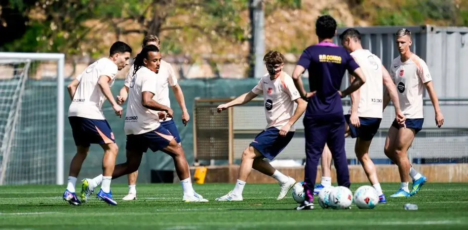 开云-世体：弗里克有三方案替代亚马尔，但大概率让费尔明踢边路